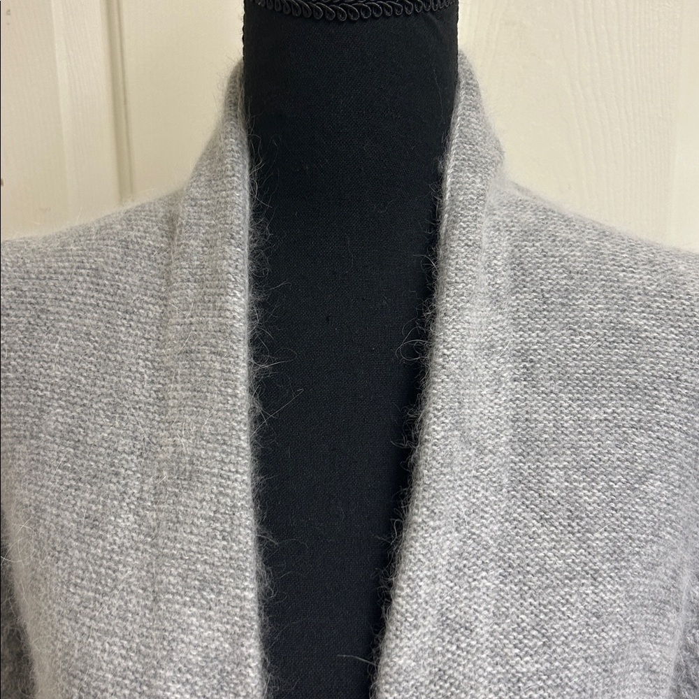 FENN WRIGHT MANSON Gray medium Cardigan Sweater, 70% Nylon, 30% Angora, EUC - Picture 2 of 10